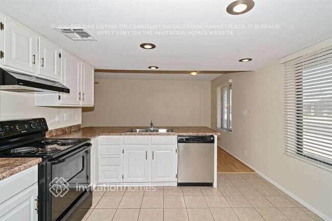 Foto del edificio - 7341 W Shangri La Rd