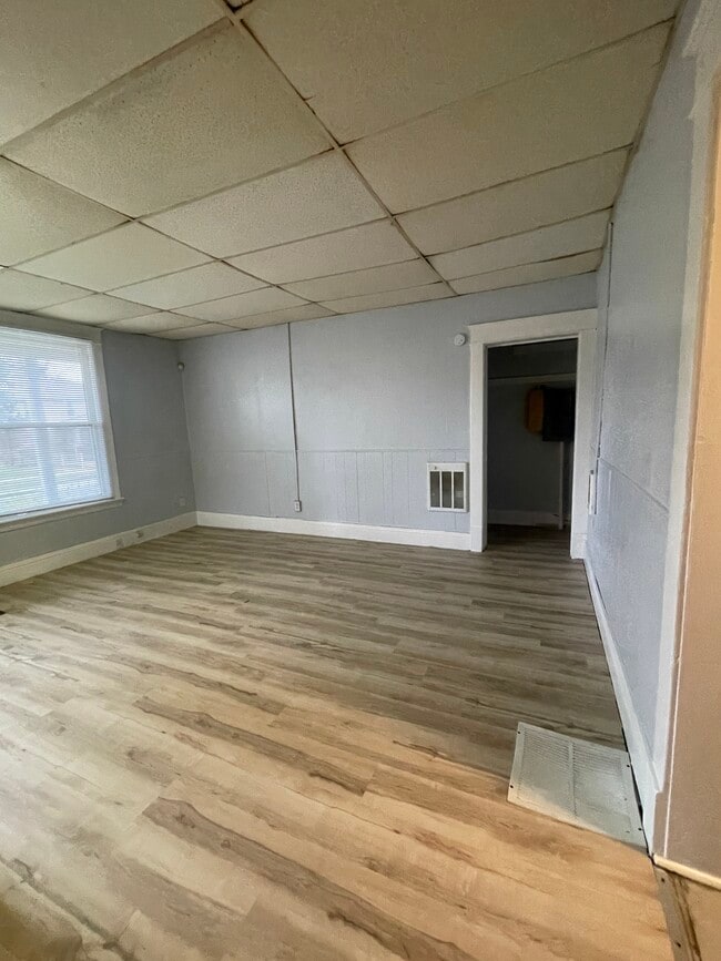 Building Photo - 602 E Dayton St