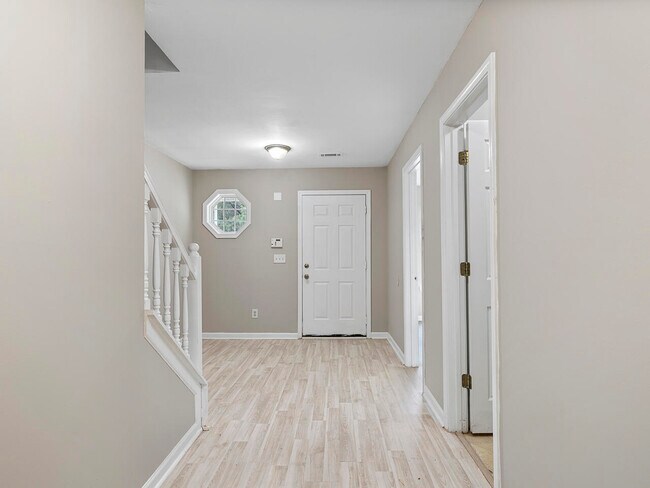 Building Photo - 1355 Maple Valley Ct