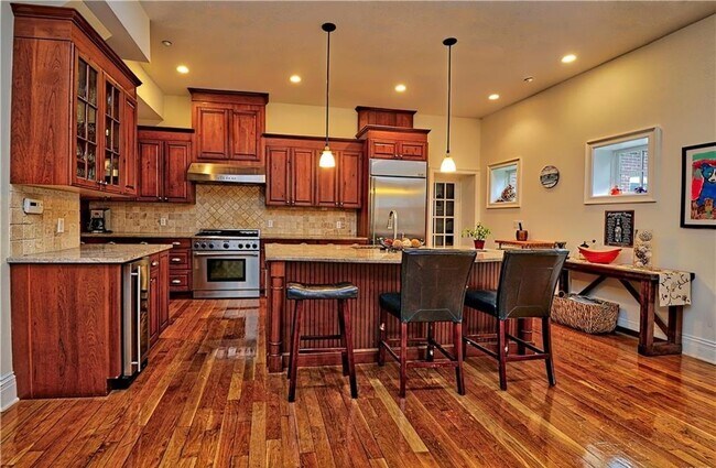 Foto del edificio - 8 Berkley Dr