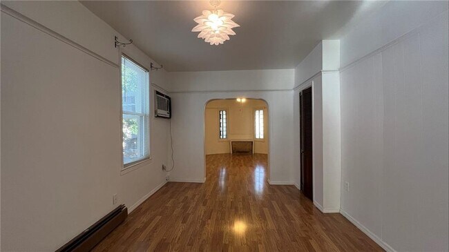 Building Photo - 350 Pelton Ave