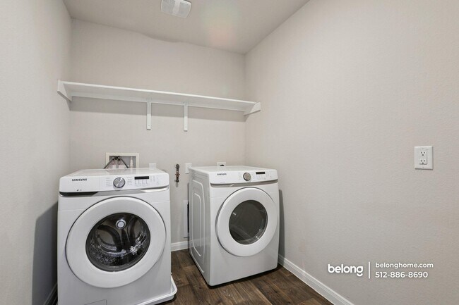 Foto del edificio - 2920 Maryanne Ln