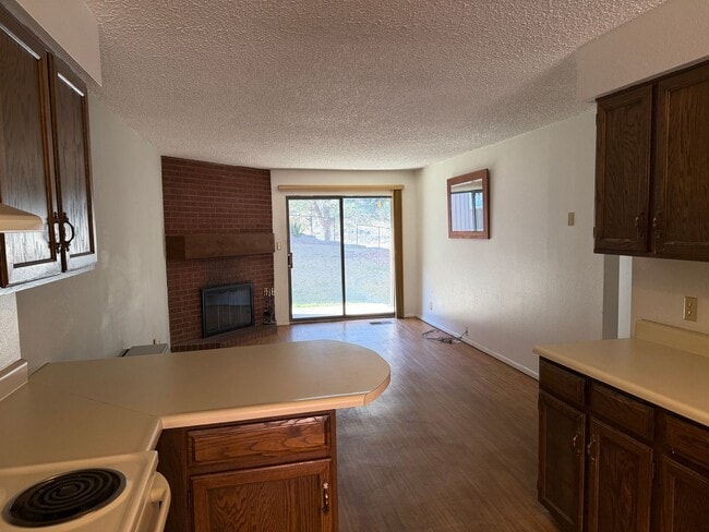 Building Photo - 2932 Holly Ave