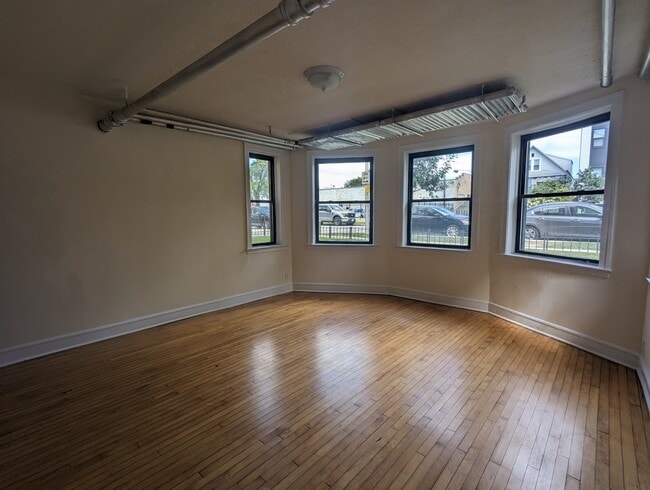 Building Photo - 2338 N Spaulding Ave