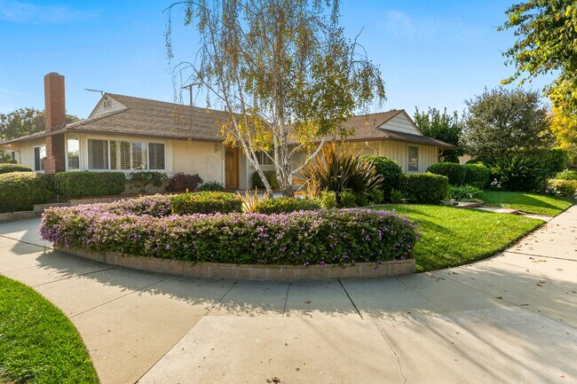 Foto del edificio - 1084 Pinehurst Pl