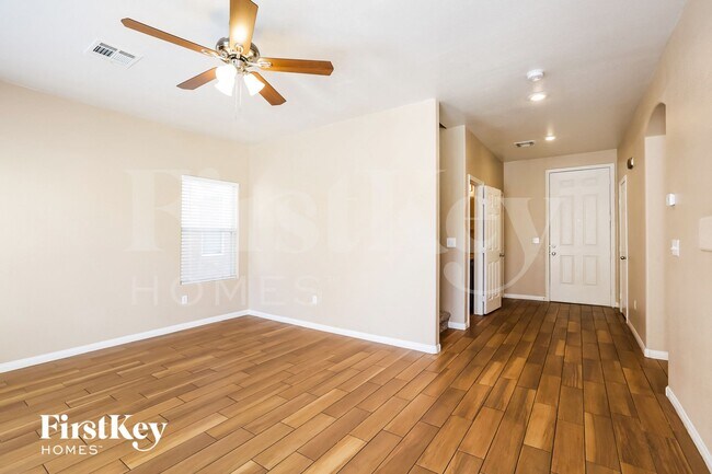 Foto del edificio - 7872 Juniper Forest St