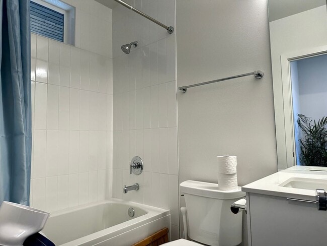 Building Photo - Centrally Located Capitol Hill 2-Bedroom with Rooftop Deck and Parking - Pet-Friendly!