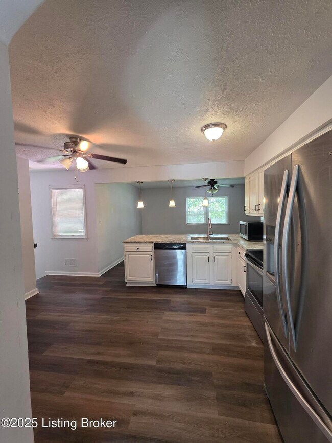 Building Photo - 4504 St Claude Dr