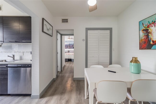 Foto del edificio - 1051 Michigan Ave