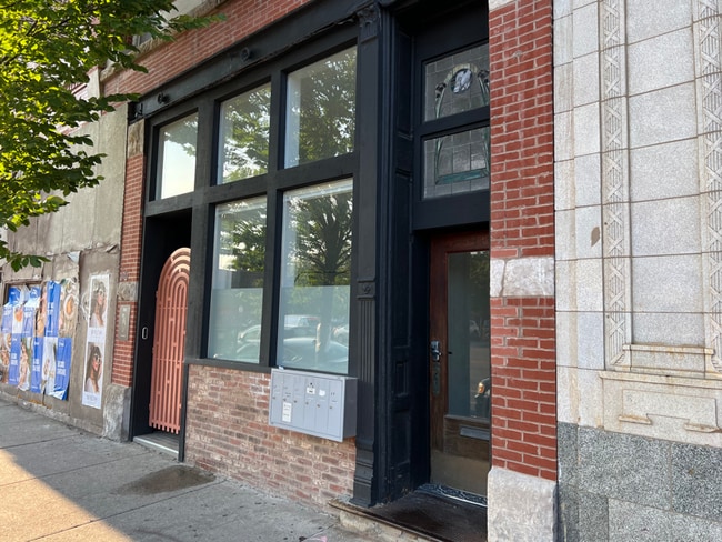 Building Photo - 2712 W North Ave