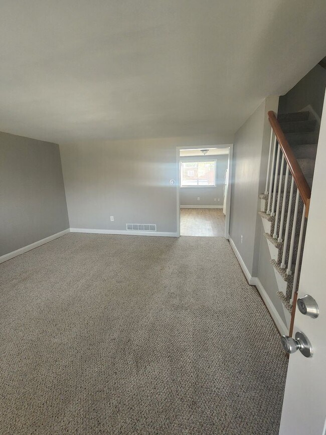 Foto del edificio - Beautiful 3 Bedroom 1.5 Bathroom Townhome ...