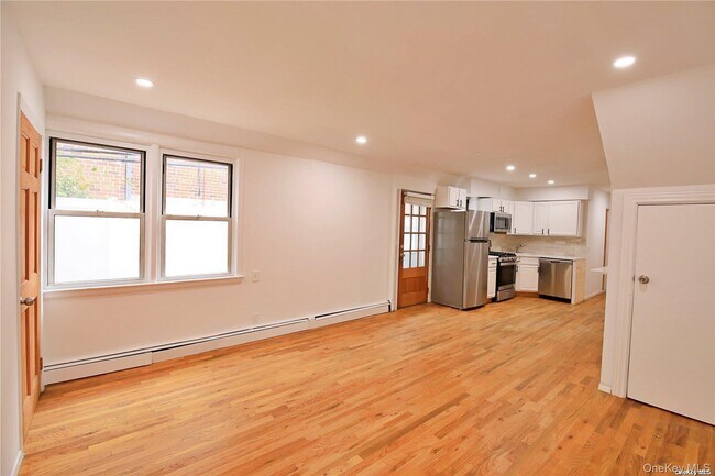 Foto del edificio - 750 E Broadway