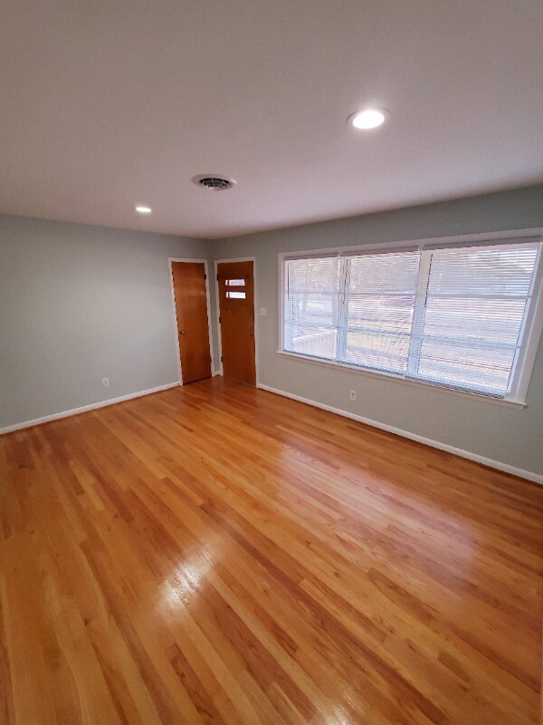 Foto del edificio - 1350 Shaw Rd