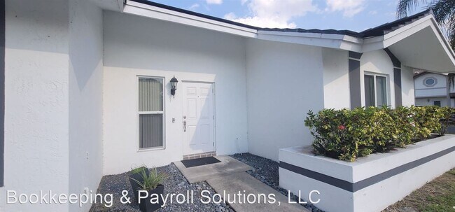 Foto del edificio - 3 br, 2 bath House - 5750 W. WATERFORD DRIVE
