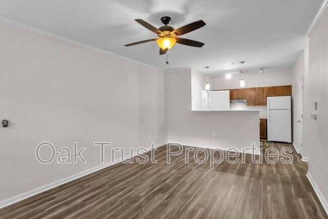 Foto del edificio - 100 Bucksley Ln