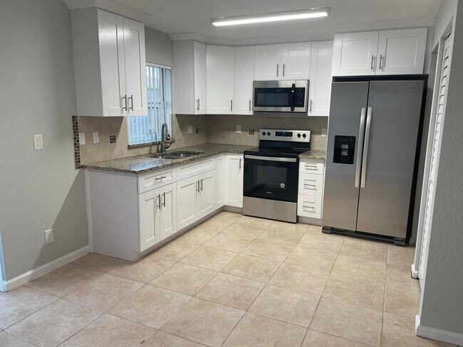 Foto del edificio - 2725 Prairie Ln