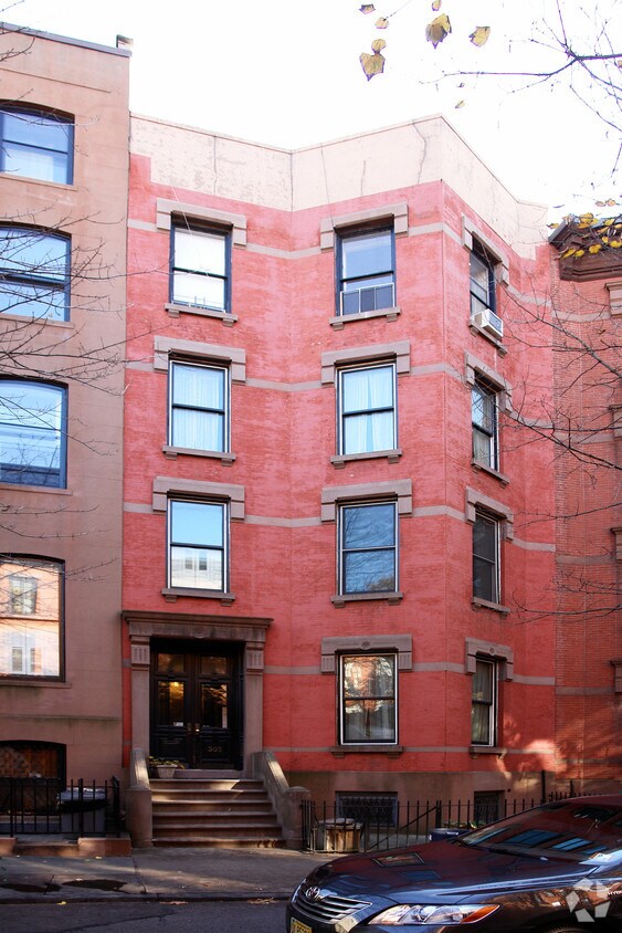 Foto principal - 305 Hicks St