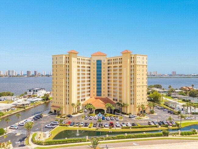 Foto del edificio - GORGEOUS Waterfront Condo in South Daytona
