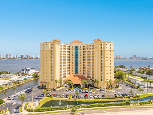 Building Photo - GORGEOUS Waterfront Condo in South Daytona