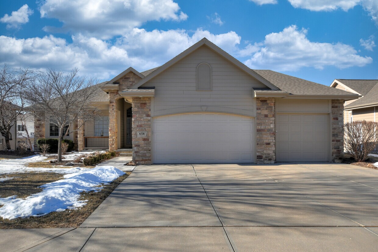 658 S 197th St, Elkhorn, NE 68022 House Rental in Elkhorn, NE