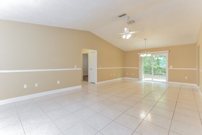 Foto del edificio - 1819 E Glancy Dr