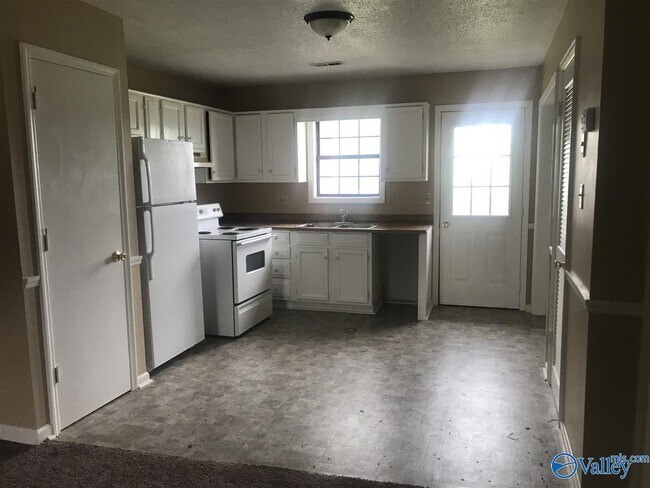 Building Photo - 2913 Wimberly Dr SW