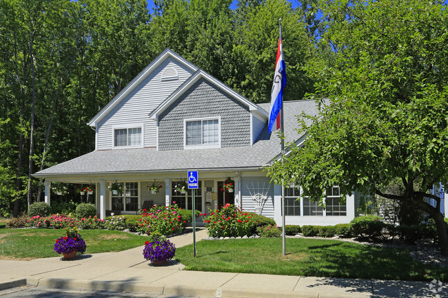 Building Photo - Oakview Square