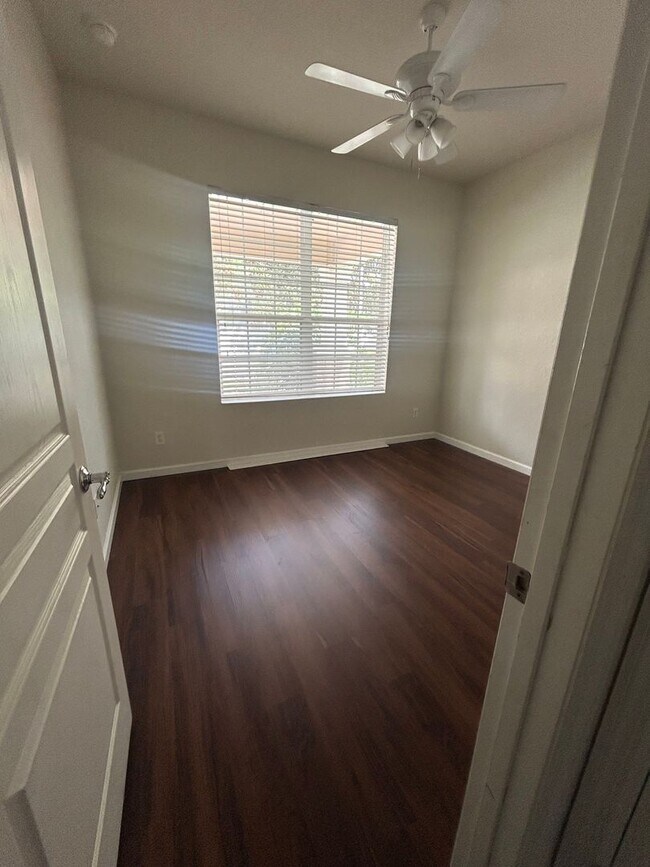 Foto del edificio - 7454 Tattant Blvd