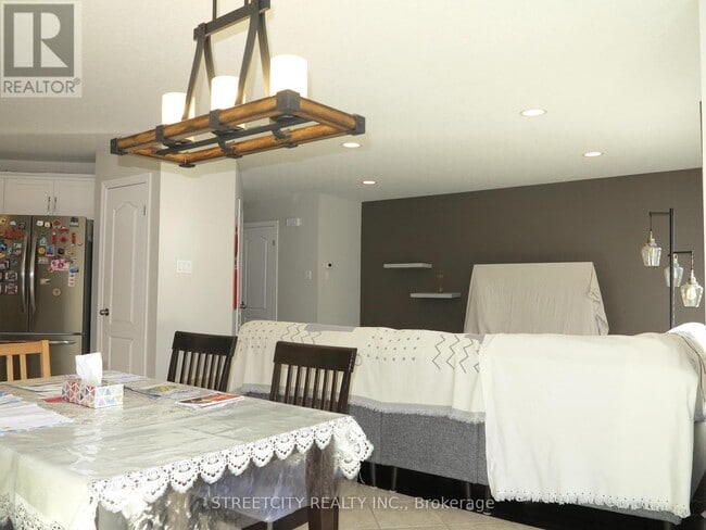 Building Photo - 1533 Healy Rd