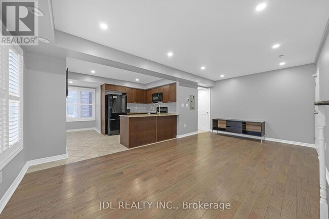 Building Photo - 2081 Bur Oak Ave