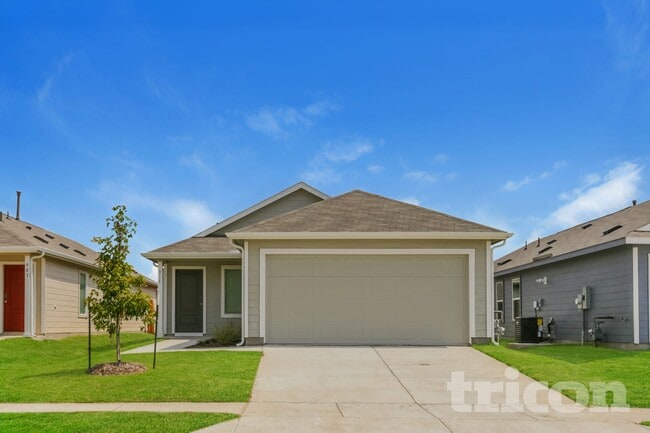 Building Photo - 911 Ponderosa Ln