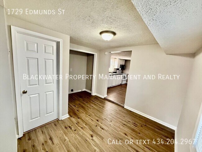 Foto del edificio - 1729 Edmunds St