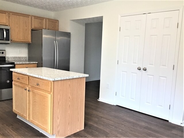 Foto del edificio - 857 Cedar Run Dr