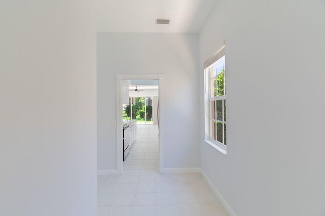 Building Photo - 4786 Blossom Dr