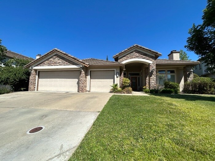 Beautiful 4 Bedroom Single Story in Rosevi... House for Rent in