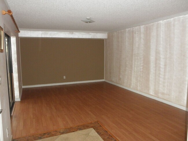 Building Photo - 2 br, 2.5 bath House - 5301 BAMBOO COURT U...