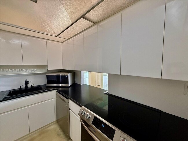 Building Photo - 500 Three Islands Boulevard