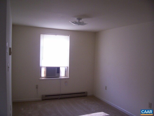 211 Chancellor St - 4