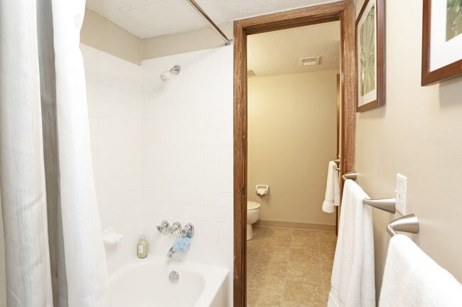 2BR, 1.5BA - Cypress/1,000 SF - Bathroom - Country Club Village Apartments