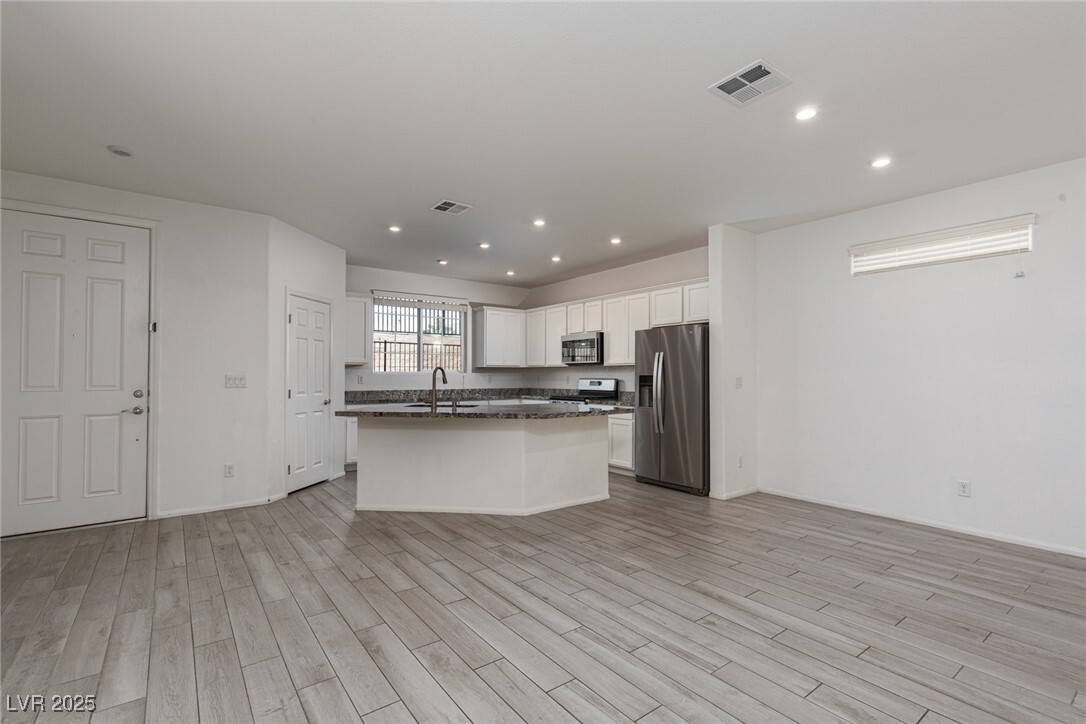 Building Photo - 8045 Skye Foxx St
