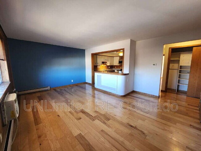 Foto del edificio - 230 S Brentwood St