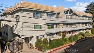 Building Photo - 2345 Roscomare Rd