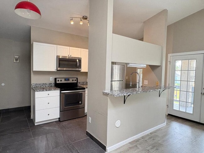 Foto del edificio - 86 W 8th Ave