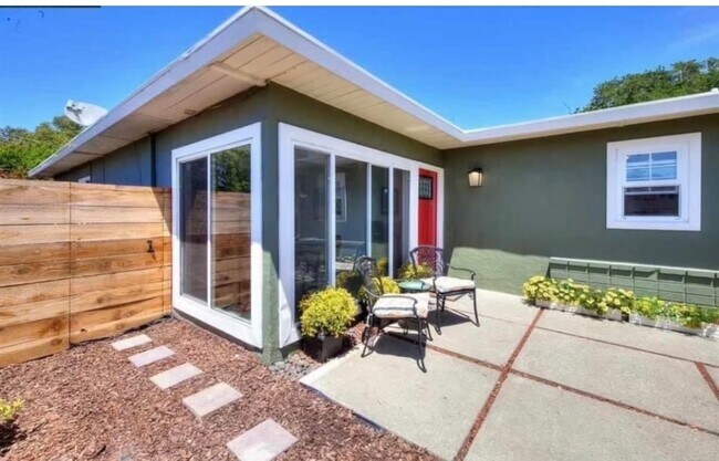 Photo - 2839 Moyers Rd House