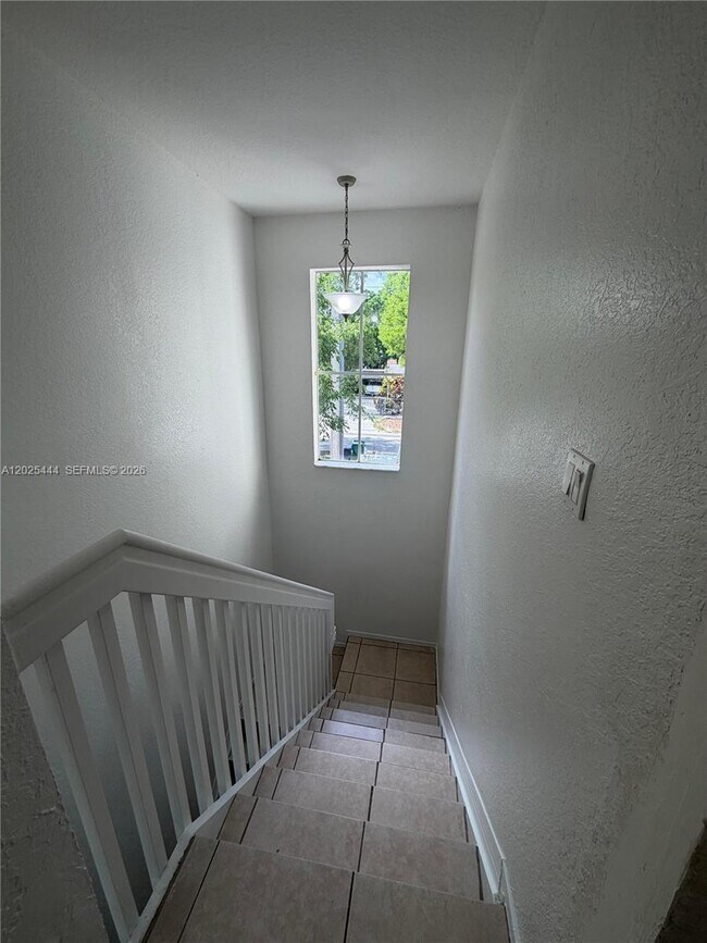 Foto del edificio - 681 SW 7th St