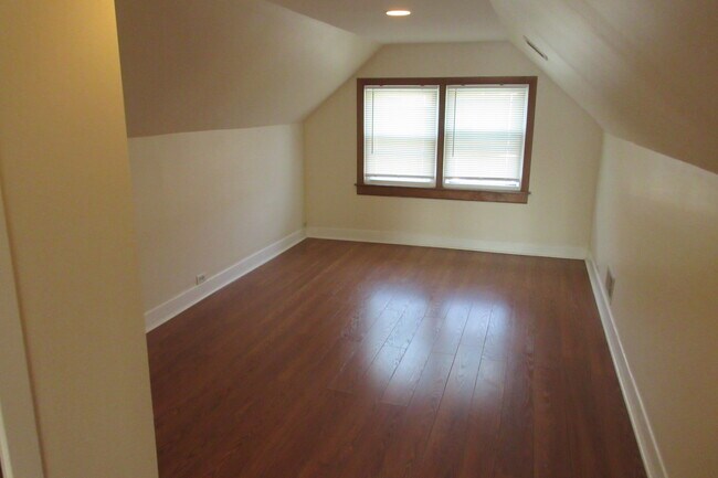 Building Photo - 5151 S Parkside Ave