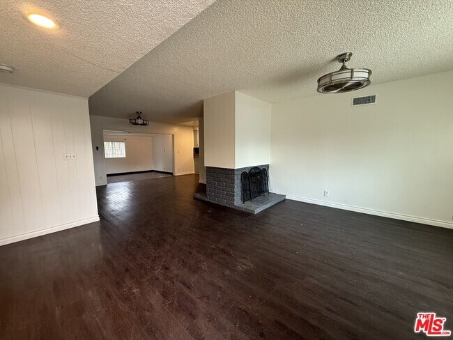 Foto del edificio - 7538 Fair Ave