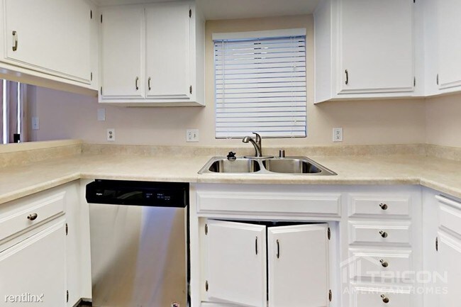 Building Photo - 45045 Logue Ct