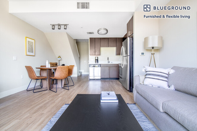 Building Photo - 838 Cinnabar St