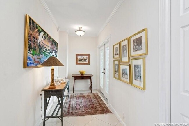 Building Photo - 1130 SW Chapman Way